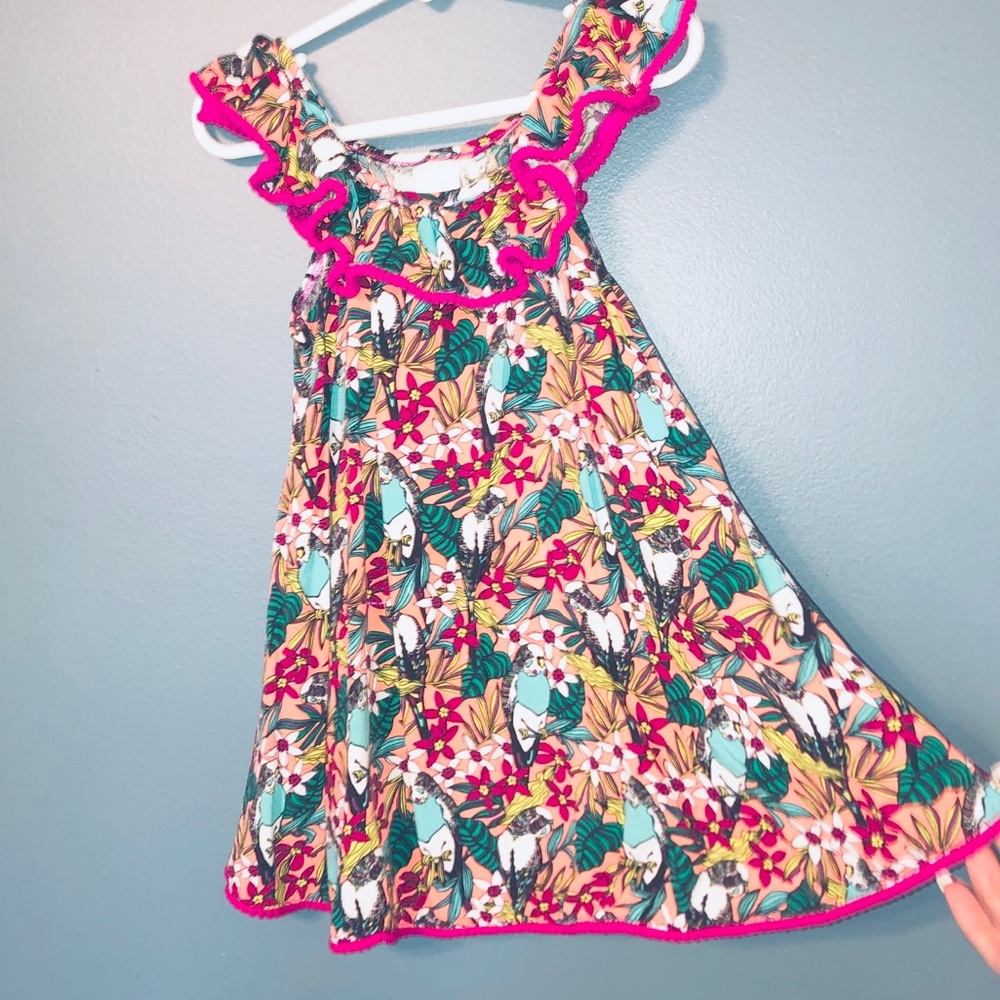 Fun, comfy, toss it on dress. Doesn’t wrinkle